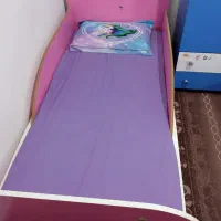 تخت خواب وکمد