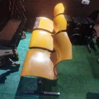 صندلی و گل میز