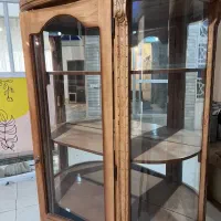 قفسه شیشه ای با ایینه پشت