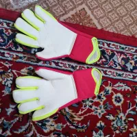 دستکش دروازه بان|ورزشهای توپی|اقبالیه, |دیوار