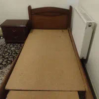 تخت یه نفر با پاتختی