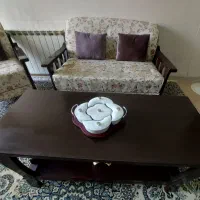 مبلمان ۷ نفره همراه با دو میز شیشه ای پایه استیل|مبلمان خانگی و میز عسلی|اصفهان, جلفا|دیوار