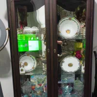 بوفه قهوه ای رنگ