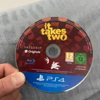 بازی it takes two  برای ps5 و ps4  در حد نو