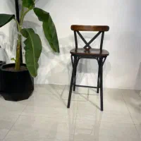 صندلی  اپنی لاله