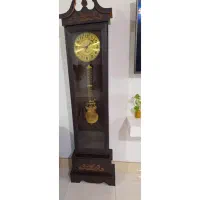 ساعت چوبی ایستاده