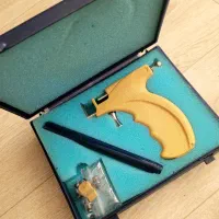 تخت مژه،2تا سرشور،صندلی برقی،استندناخن،گوش سوراخکن|آرایشگاه و سالنهای زیبایی|بوشهر, |دیوار