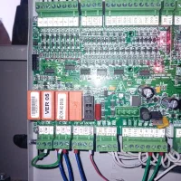 استخدام شاگرد برای نصب آسانسور