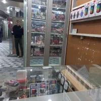 یکسری ویترین و وسایل مغازه به فروش میرسد