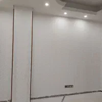 نقاشی ساختمان با طراحی کاغذ. دیواری جدید جذاب