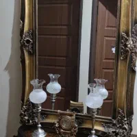 آینه و کنسول به همراه چراغ