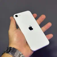 ایفون SE 2020 درحد نو