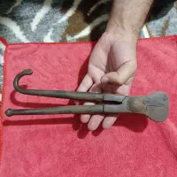 انبر پولادی طلا کش قدیمی به وزن۱کیلو۱۳گرم