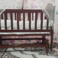 تخت وگهواره تمام چوب نوزاد کنار مادر با سرویس خواب|تخت و صندلی بچه|یزد, |دیوار