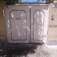 فروش منزل ویلایی ۲۰۰متر منطقه امن دوخوابه لوکس خوب