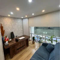 همکار خانم دفتر دکوراسیون داخلی