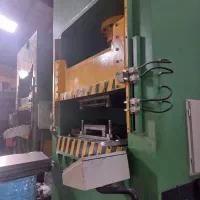 پرس هیدرولیک ۳۵۰ تن آذر پرس تضمینی