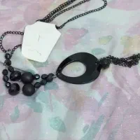 فروش یک عددگردنبند زنانه مشکی