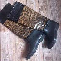 بوت بلند ورنی مشکی پلنگی قهوه ای براق درحد نو