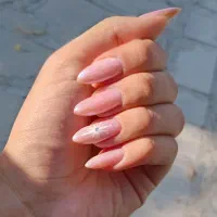 کاشت ناخن و..