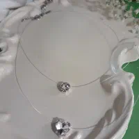 گردنبند نامرئی