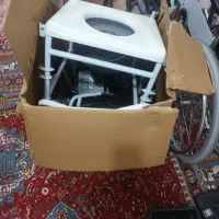 ویلچر حمام و دستشویی