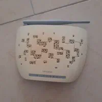 مودم و گوشی موبایل و سی دیو کابل