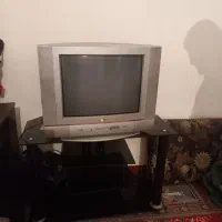 میز و تلویزیون قدیمی سالم سالم
