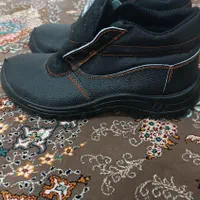 کفش کار با لباس کار|لباس|اقبالیه, |دیوار