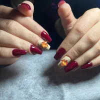 کاشت و ترمیم ناخن و اموزش پیروزی