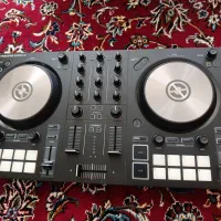 دستگاه دیجی  Traktor S2 MK3