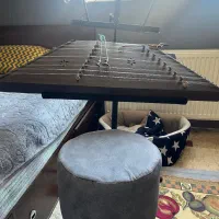 سنتور علیزاده همراه با پایه