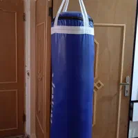 کیسه بوکس به همراه دستکش بوکس|تجهیزات ورزشی|میانه, |دیوار