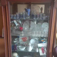 ویترین بزرگ و جا دار میباشد