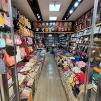 فروشنده خانم