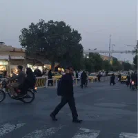 مغازه تجاری دوطبقه چهار راه بازار