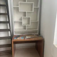 کتاب خانه و میز مطالعه