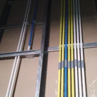 کارگر برقکار