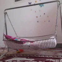 گهواره فلزی بسیار سالم و تمیز