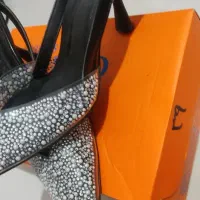 صندل مرواریدی|کیف، کفش، کمربند|مسجد سلیمان, |دیوار