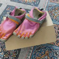 کفش ساحلی ، استخری زنانه