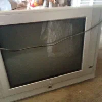 میز و تلویزیون