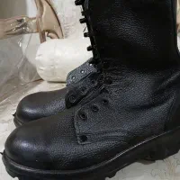 دو جفت پوتین نظامی