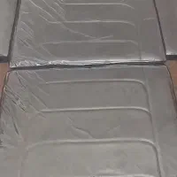 تخت مژه