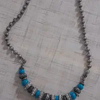 گردنبد کار کرده طرح قدیمی