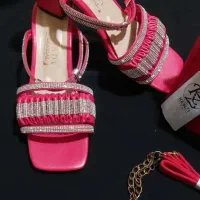 پاشنه بلند|کیف، کفش، کمربند|زهک, |دیوار