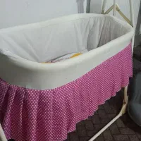 فروش یک ‌کالسکه با یک گهواره