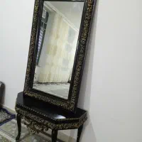 آیینه و کنسول