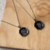 دیگه خجالت نمیکشی ،کسی عکستو ببینه پلاک مخفی