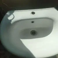 رو شویی بسیار تمیز|لوازم سرویس بهداشتی|گرمسار, |دیوار